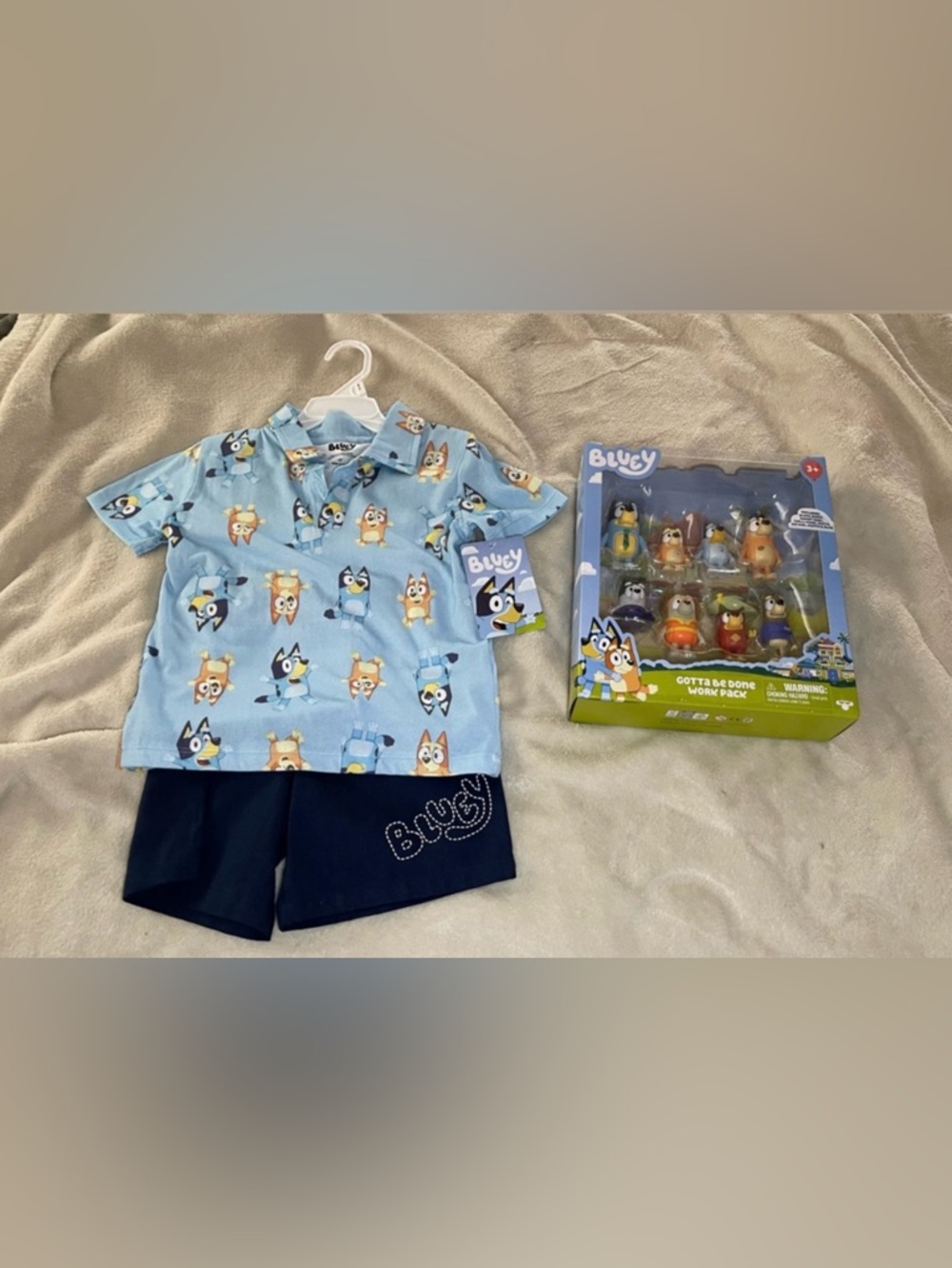Bluey 2 Piece Short Set Size 4T NWT and figure bundle